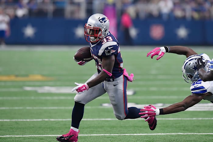 2015-NFL-Pink-October-Dion-Lewis-X160016_TK1_1047.jpg